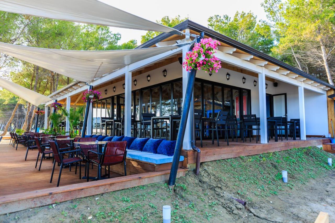Ecuador Resort Zvernec Экстерьер фото