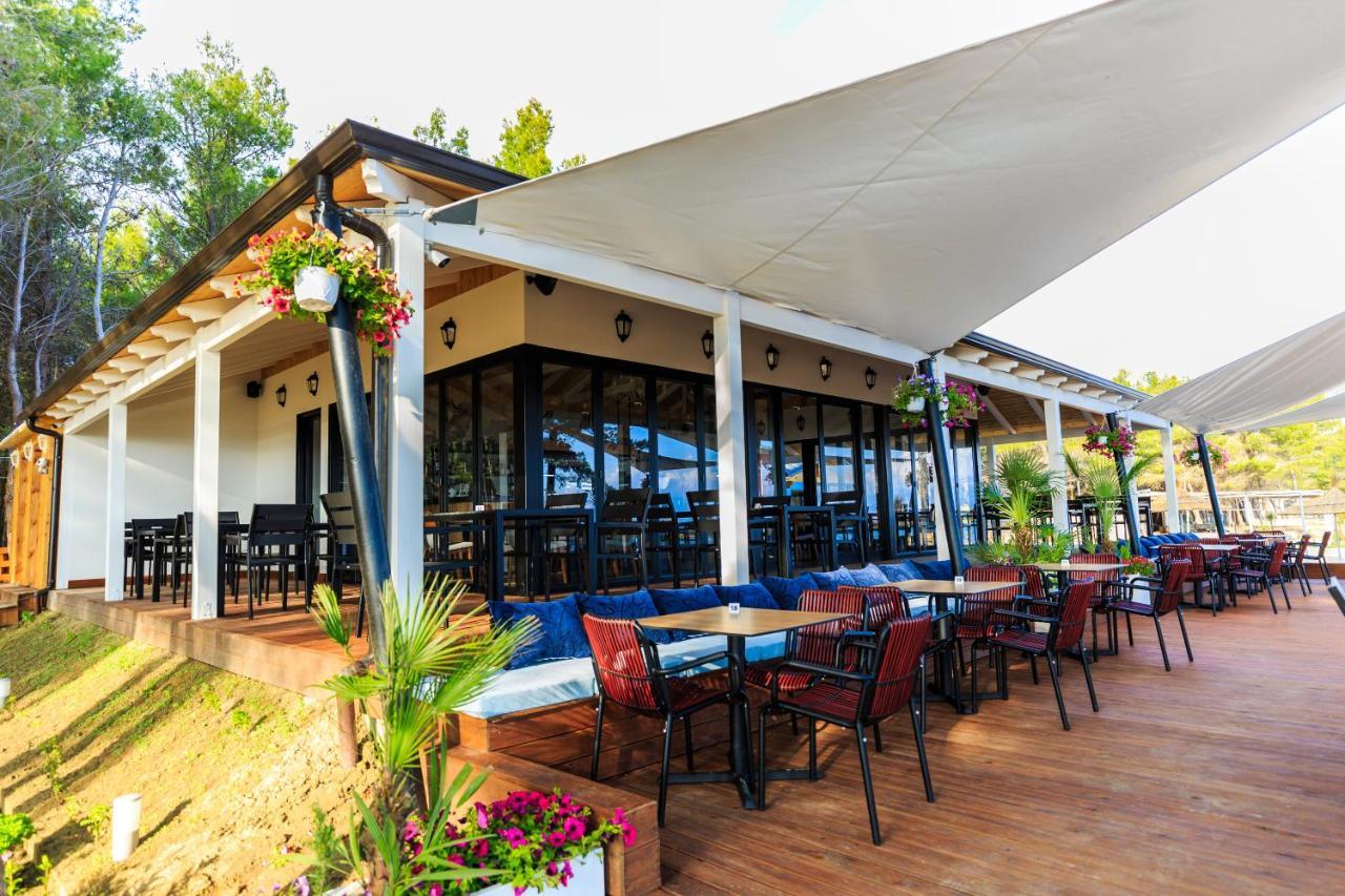 Ecuador Resort Zvernec Экстерьер фото