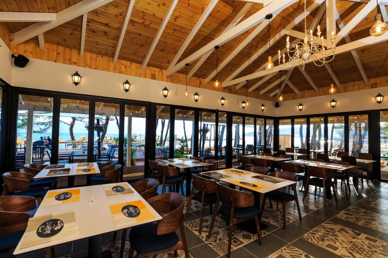 Ecuador Resort Zvernec Экстерьер фото
